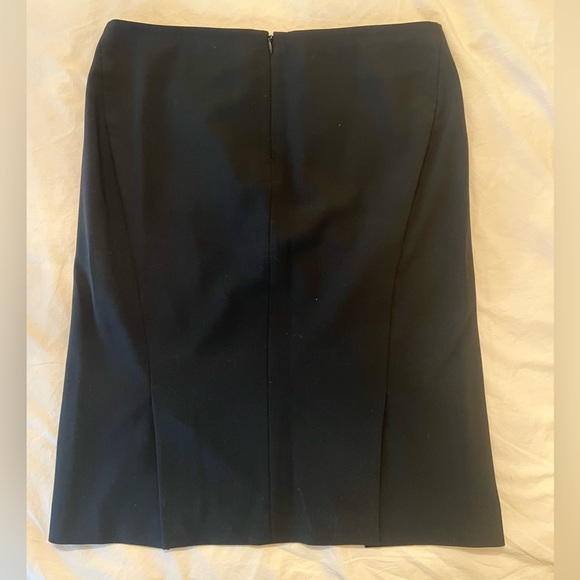 Theory black pencil skirt - Picture 2 of 3